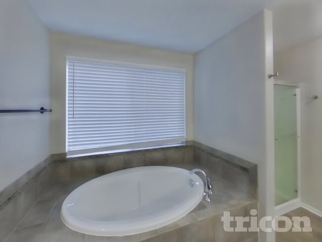 Building Photo - 13305 96th Ave Ct E