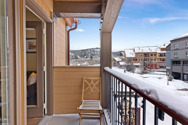 Building Photo - 600 South Park Avenue