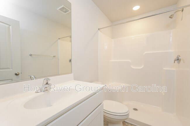Building Photo - 2808 Carrollwood Dr