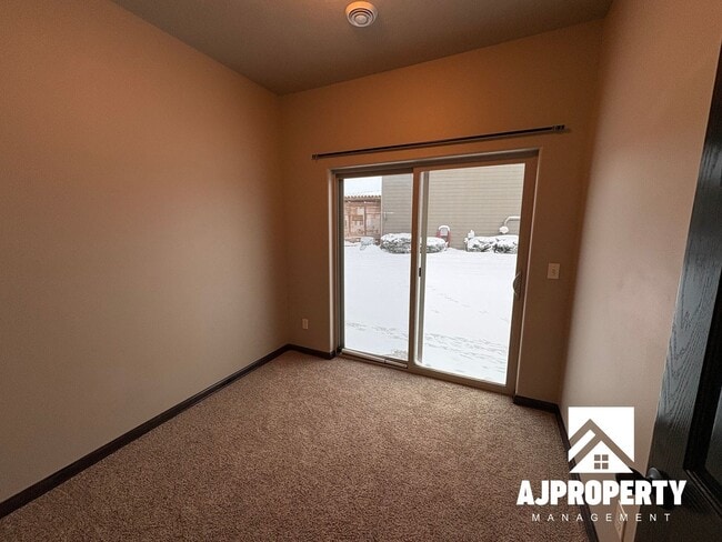 Building Photo - 9402 W Broek Dr