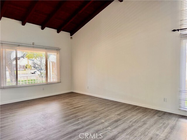 Building Photo - 202 S Barbara Way