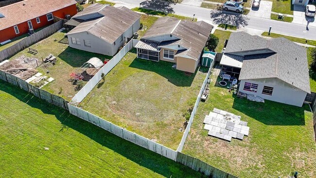 Building Photo - 1424 Vinetree Dr