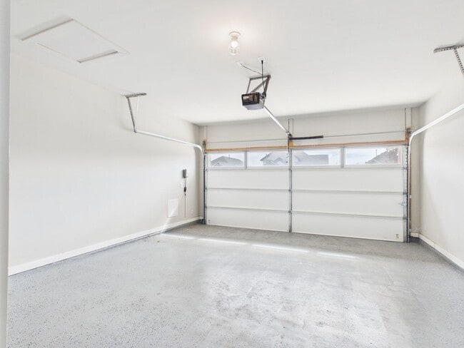 Building Photo - Beautiful Bar W Ranch Home – Hill Country Charm with Modern Comforts