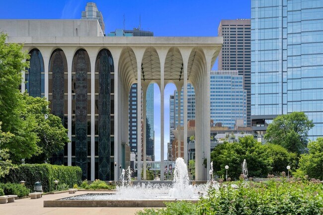 Building Photo - 19 S 1st St