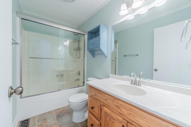 Building Photo - 657 E Heather Dr