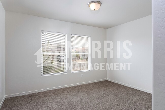 Building Photo - Beautiful Home, Perfect Location and Price