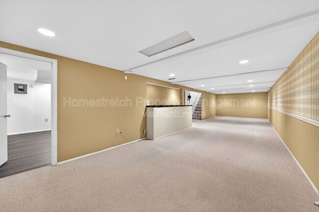 Building Photo - 2060 Loveland Dr