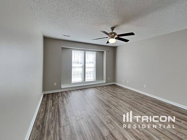 Building Photo - 6955 Kentucky Derby Dr