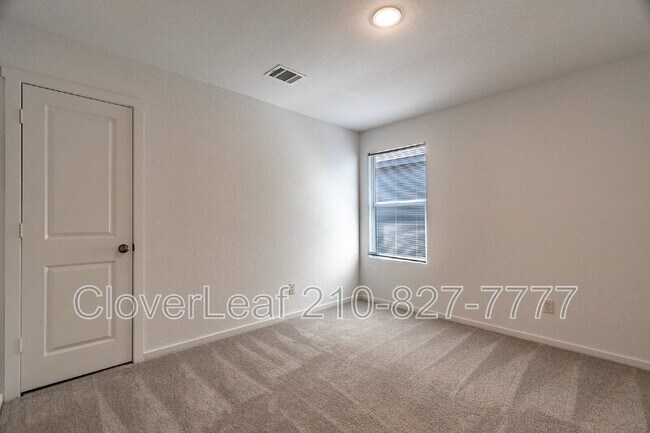 Building Photo - 469 Wolf Crest Blvd