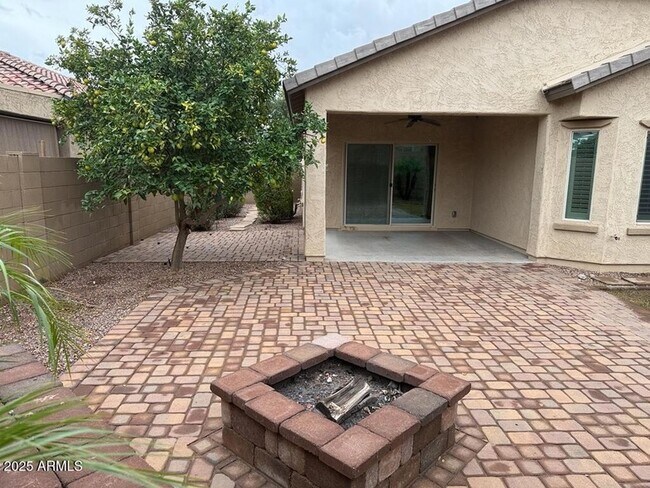 Building Photo - 17550 W Buckhorn Trl