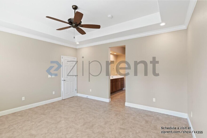 Building Photo - Unit