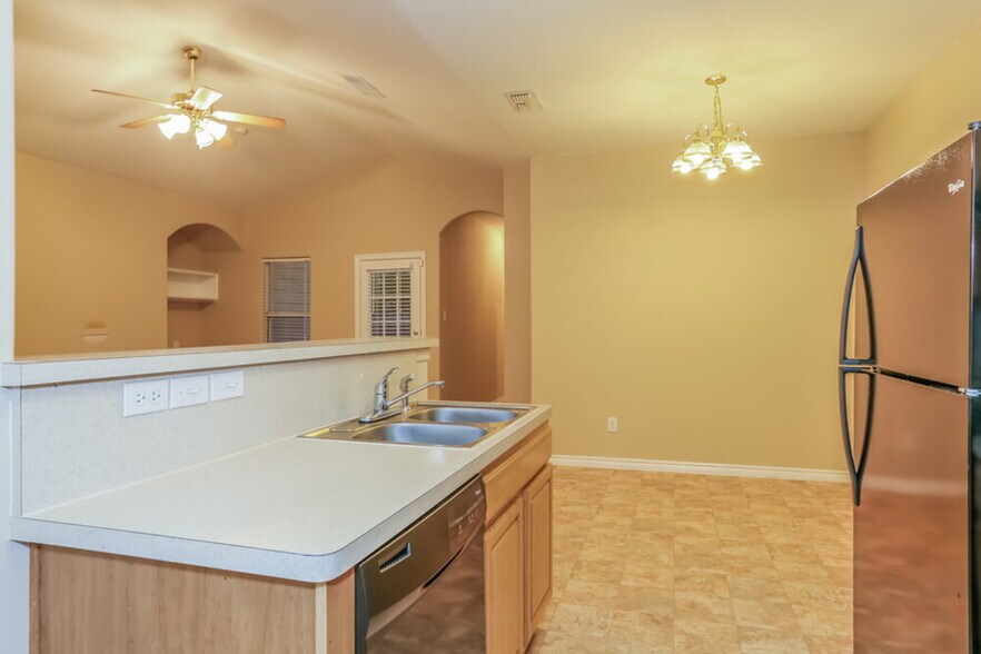 Building Photo - 9309 Rhoni Ct