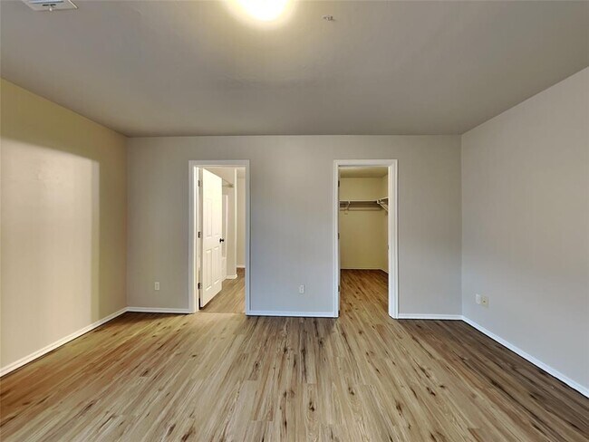 Building Photo - 4313 Windgate W Rd