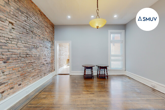 Building Photo - 225 E 25th St