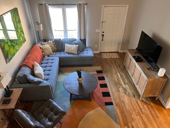 Building Photo - 828 N Maple St