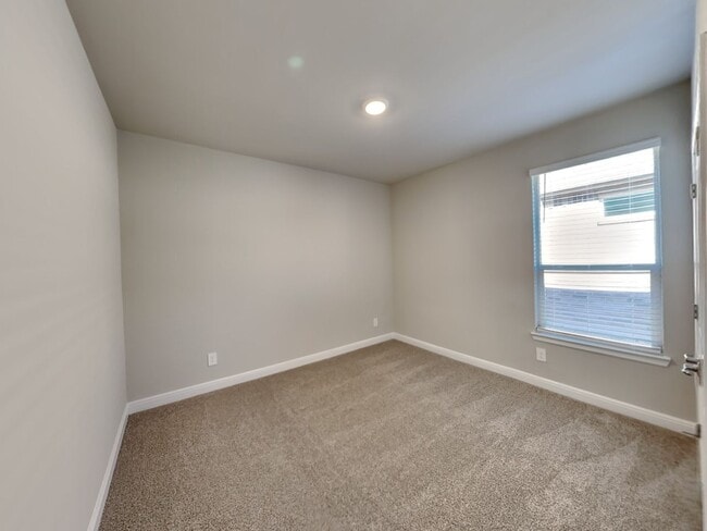 Building Photo - Stylish Newer Construction in a Premier Master-Planned Community