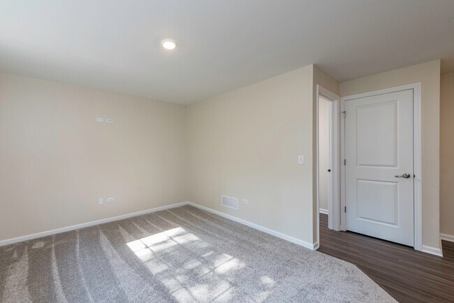 Building Photo - 804 Neubauer Circle