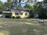 Building Photo - 427 Turkey Creek Dr