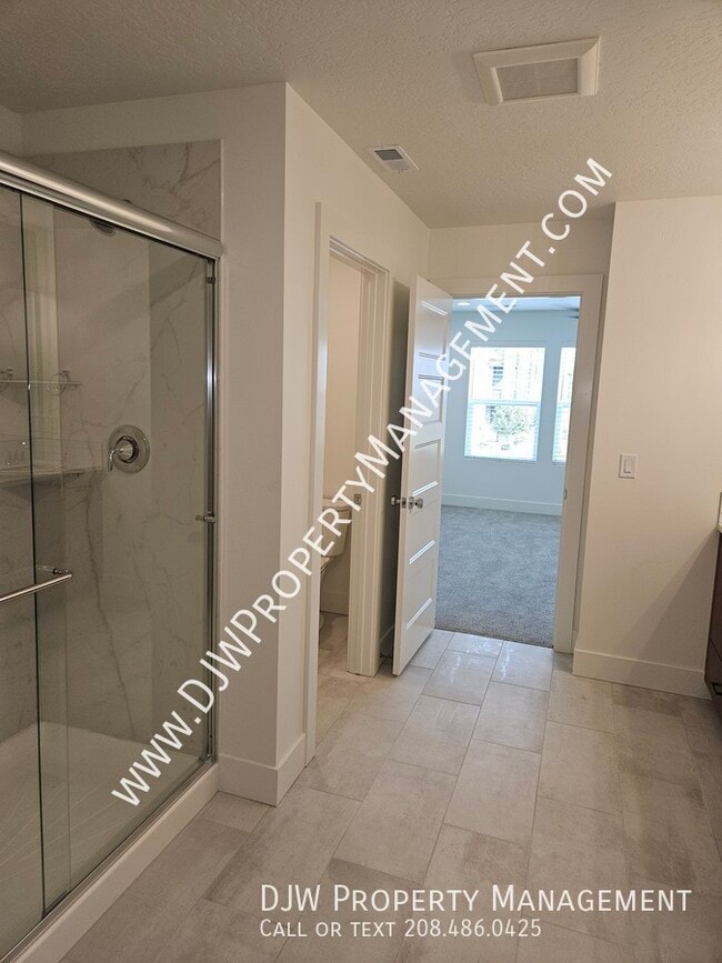 Building Photo - 1199 N Webb Wy