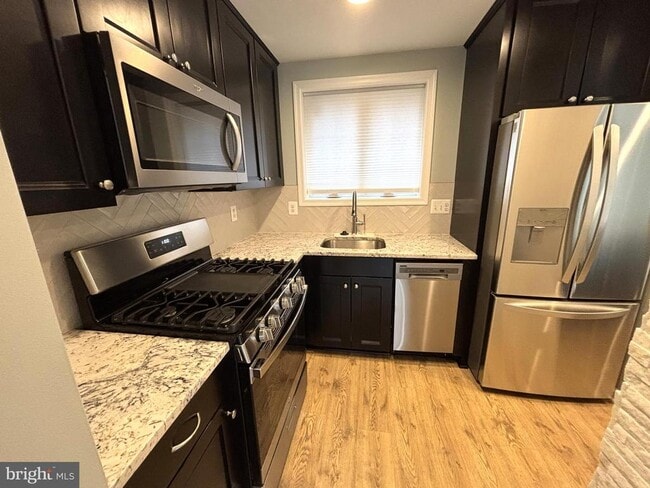 Building Photo - 3512 Gunston Rd