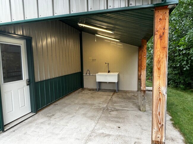 Building Photo - 2819 Erin Ln