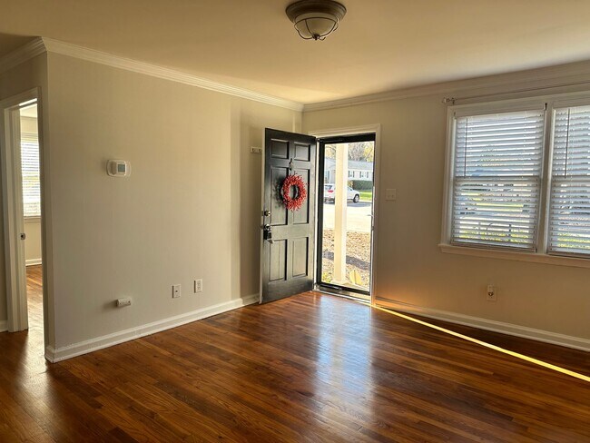 Building Photo - Two Bedroom Cottage - Five Points East, Raleigh, NC - Inside the Beltline!