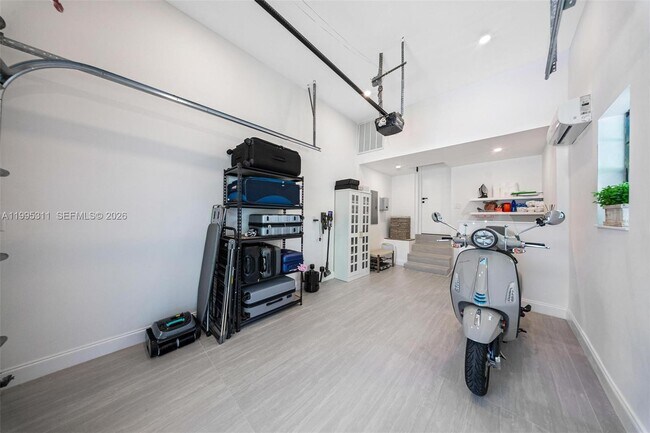 Building Photo - 696 NE 67th St