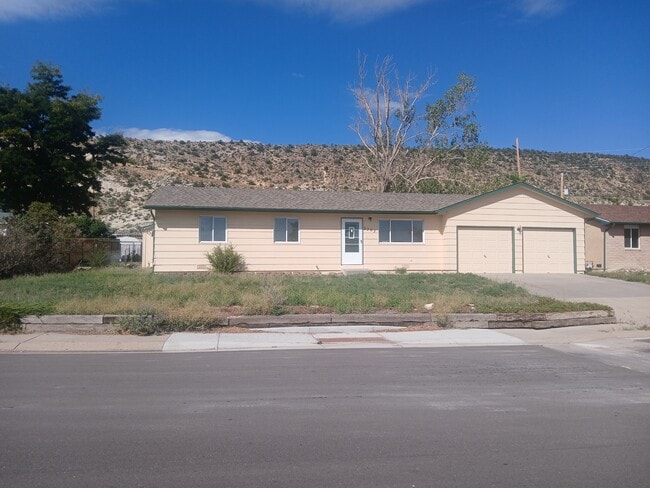 Building Photo - 2703 N 5th St