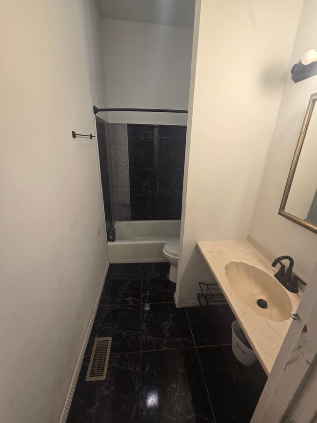 Building Photo - Available for Move In This November!