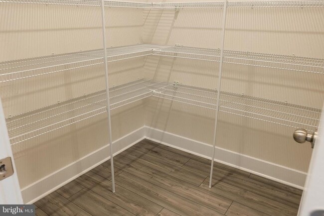 Building Photo - 1705 Water Xing Rd