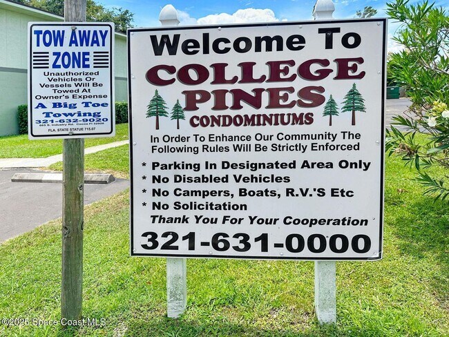 Building Photo - 1556 University Ln