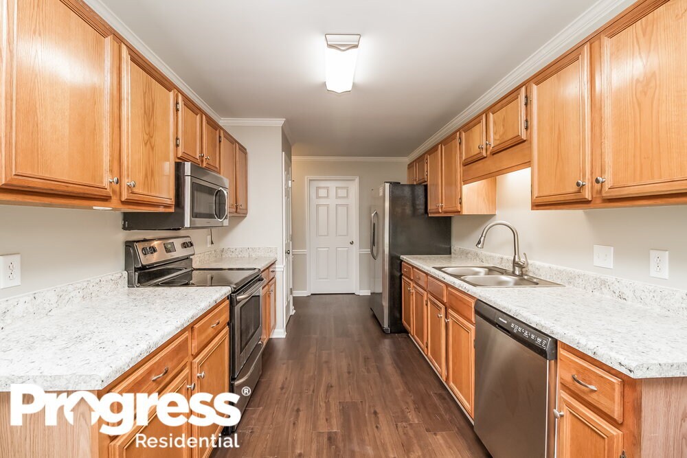 Building Photo - 2140 Liberty Dr