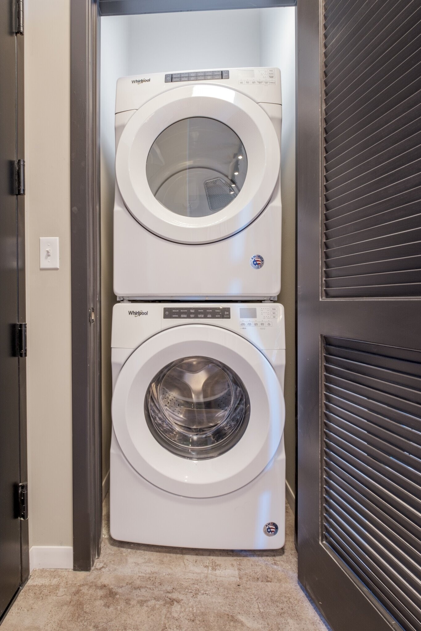 Building Photo - 967 W Washington Blvd