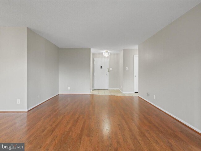 Building Photo - 203 Yoakum Pkwy