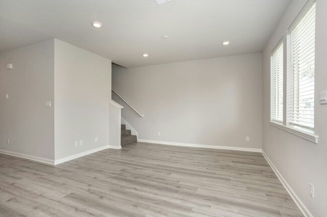 Building Photo - 48440 Fox Hollow Blvd