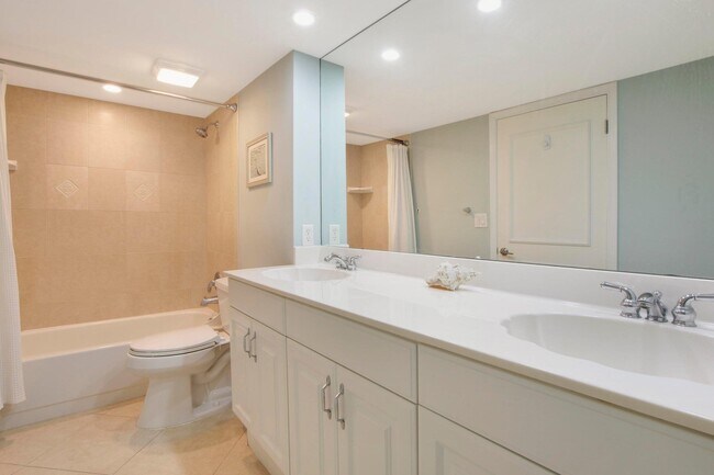 Building Photo - 600 Ocean Dr