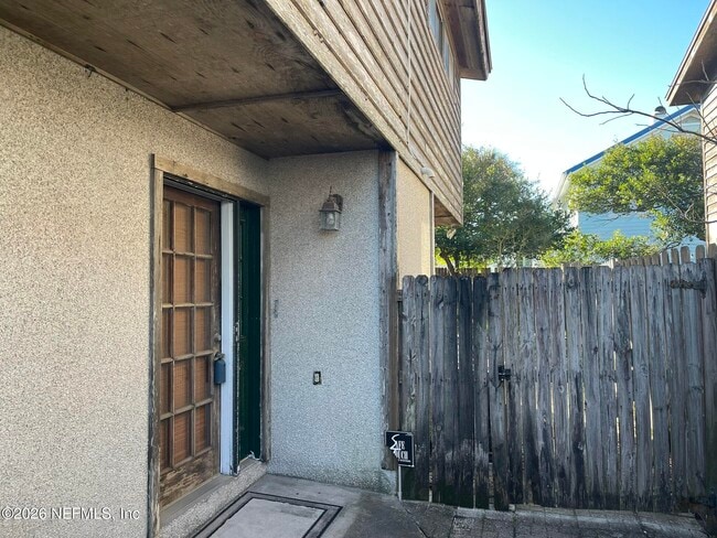 Building Photo - 2002 First St