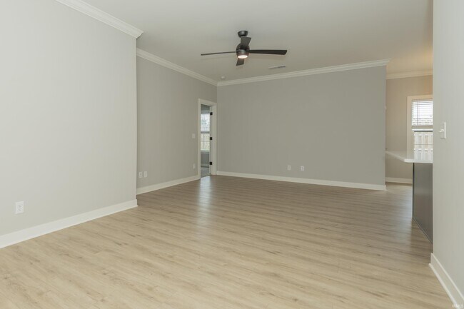 Building Photo - 3796 High Pointe Dr