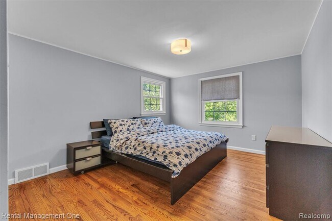 Building Photo - 3015 High Pointe Ct