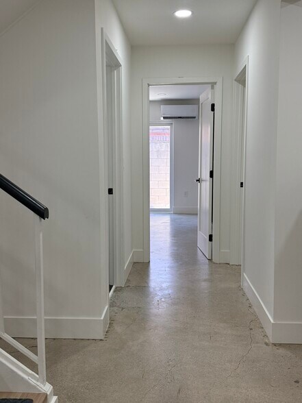 Building Photo - 14962 Rolling Ridge Dr
