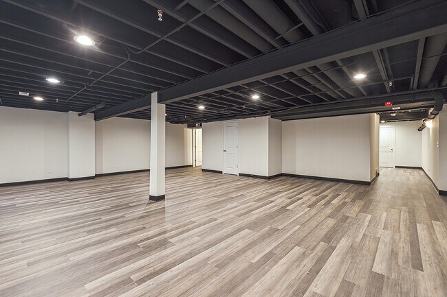 Building Photo - 58 Olympus Dr