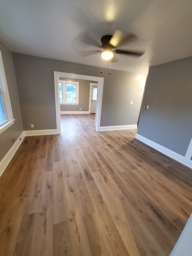 Living room - 3902 Taylor Ave
