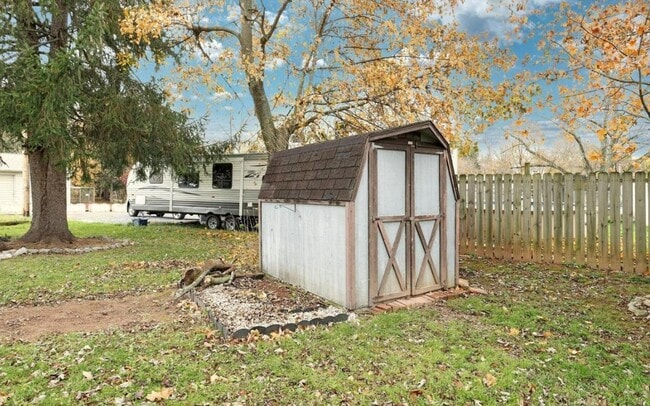 Building Photo - Beautiful 3 Bedroom, 1.5 Bath in Colonial West York!