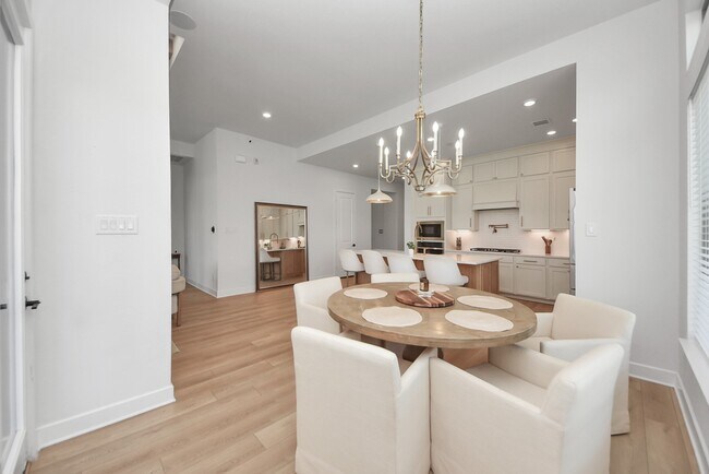 Building Photo - 2995 Tantara Dr