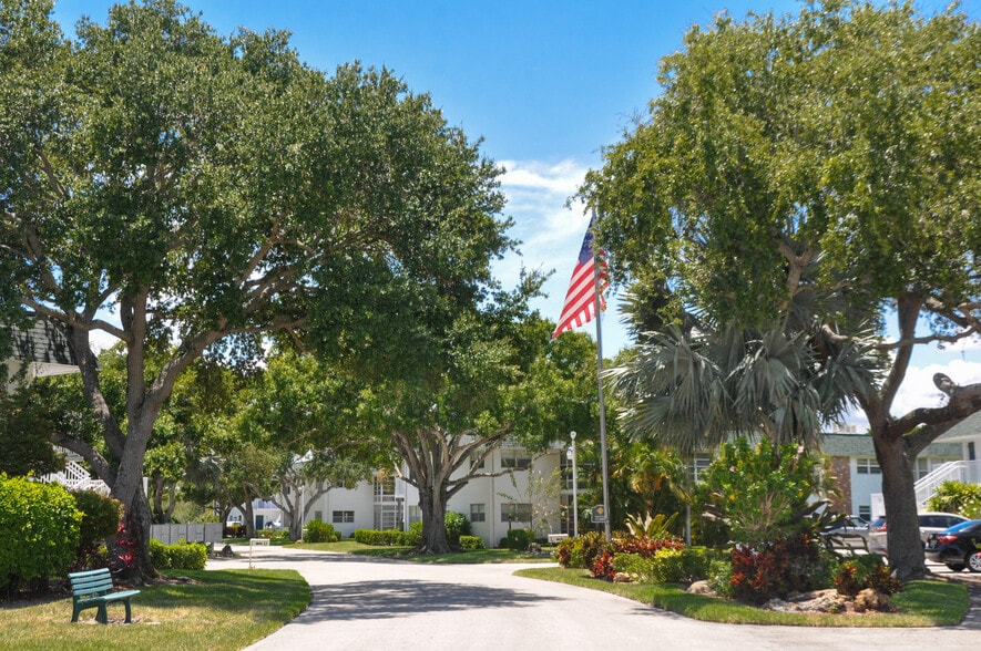 Building Photo - 2800 Indian River Blvd