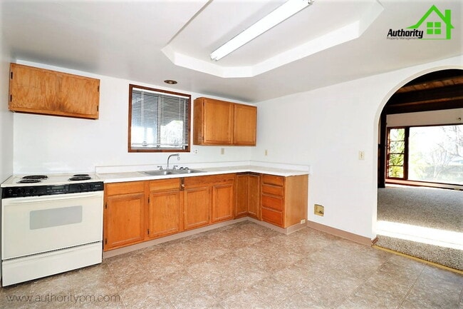 Building Photo - 3194 Veda St