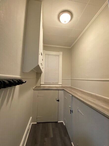 Building Photo - 46 Mooreland St