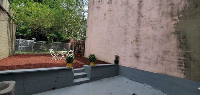 Building Photo - 487 Ocean Ave