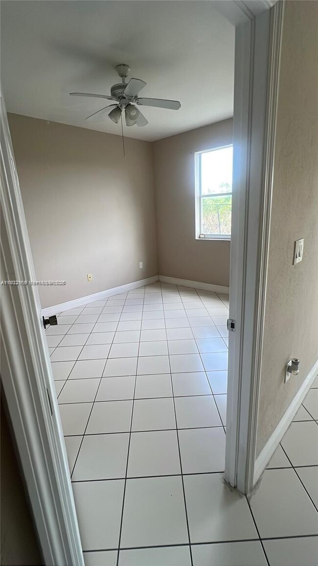 Building Photo - 2551 SE 16th Terrace