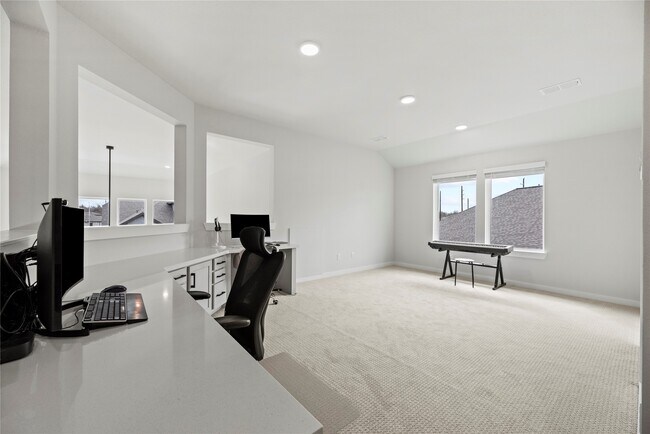 Building Photo - 30155 Gold Finch Pl